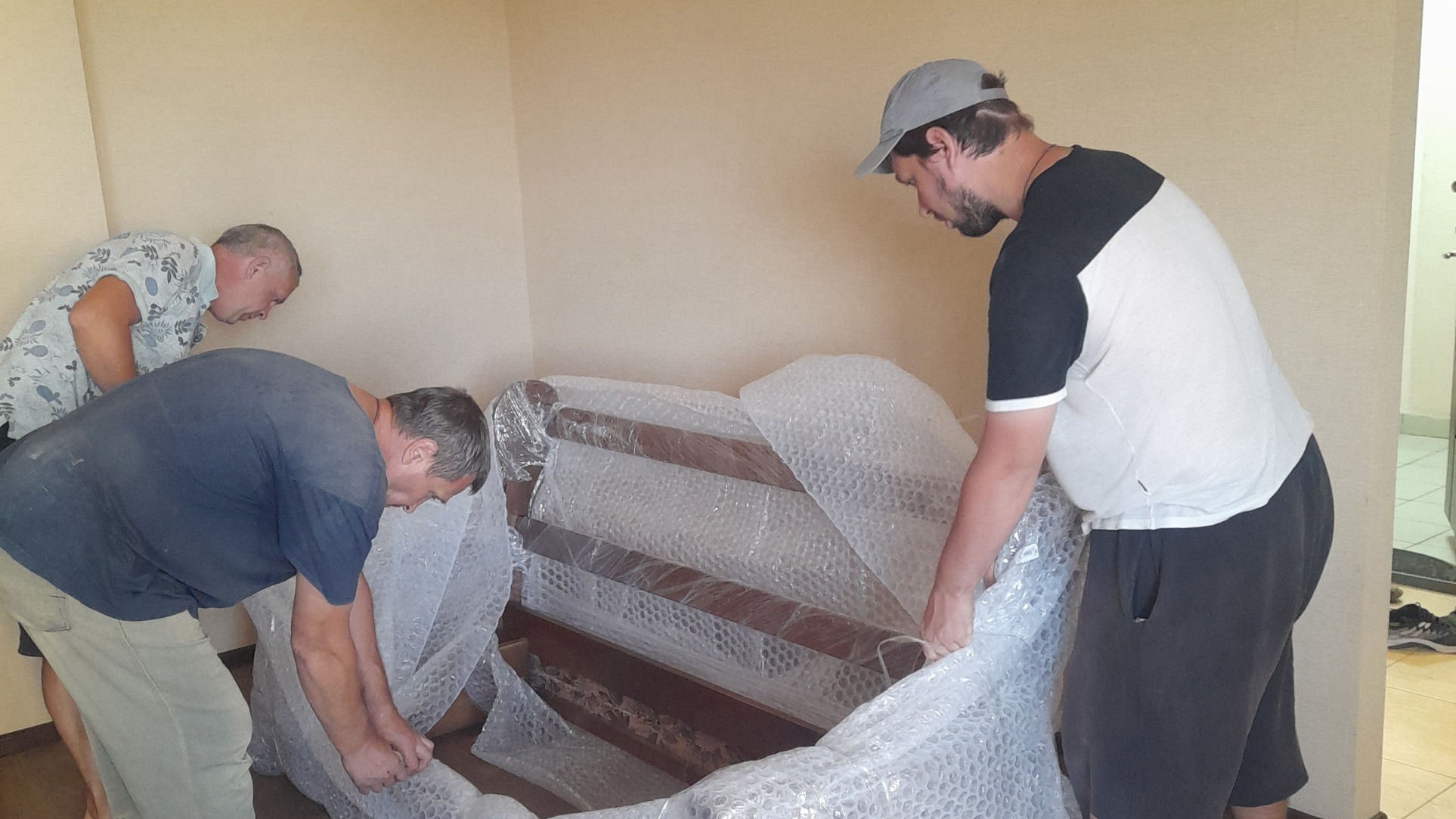 Упаковка оборудования и мебели